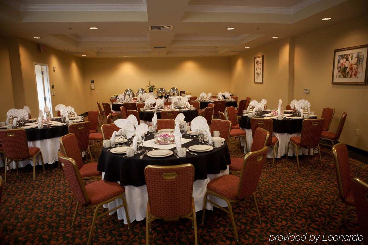 Hilton Garden Inn San Mateo Restoran gambar